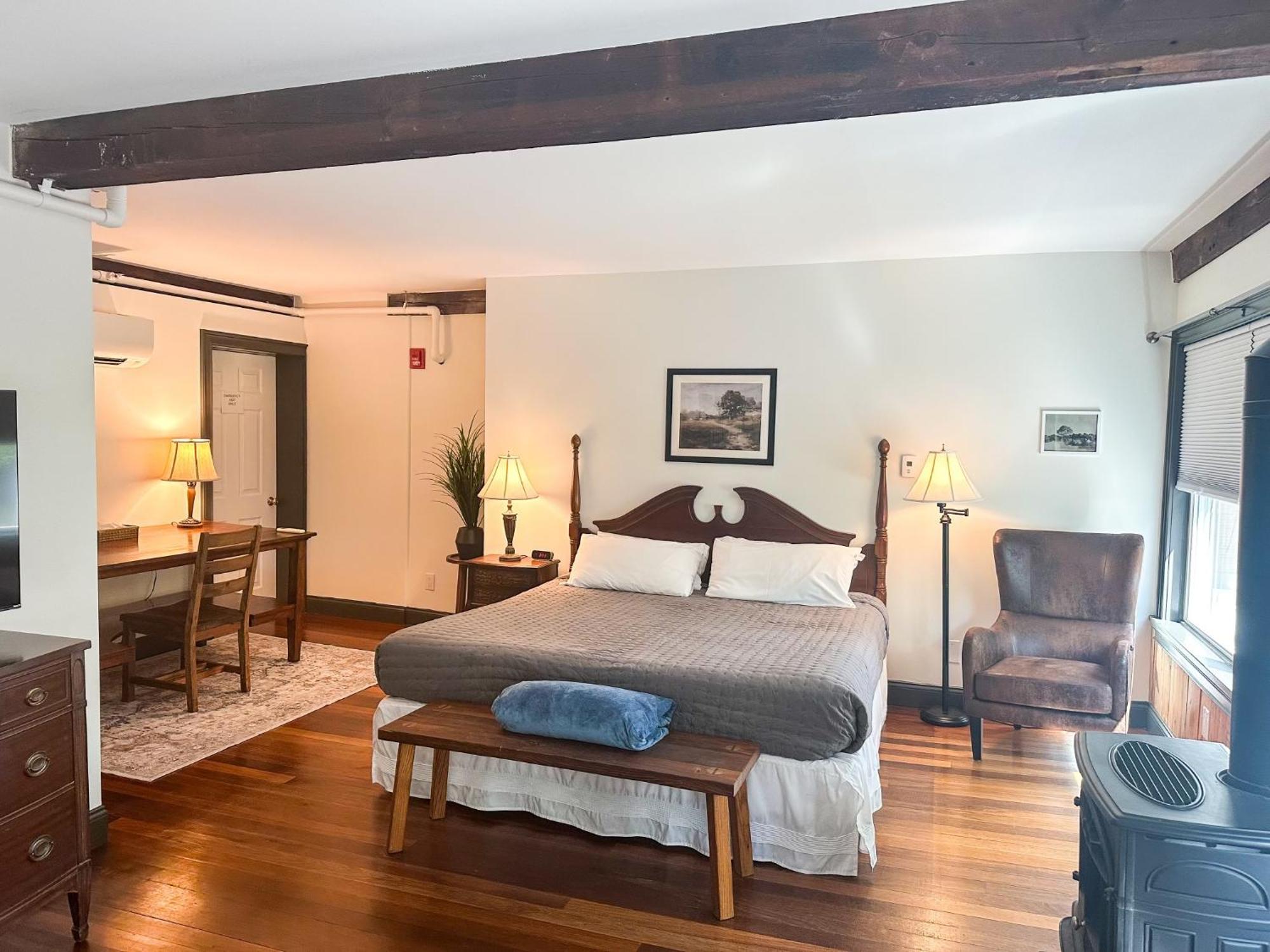 אמהרסט The Black Walnut Inn מראה חיצוני תמונה